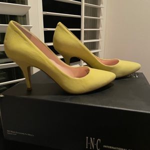 INC pumps size 6